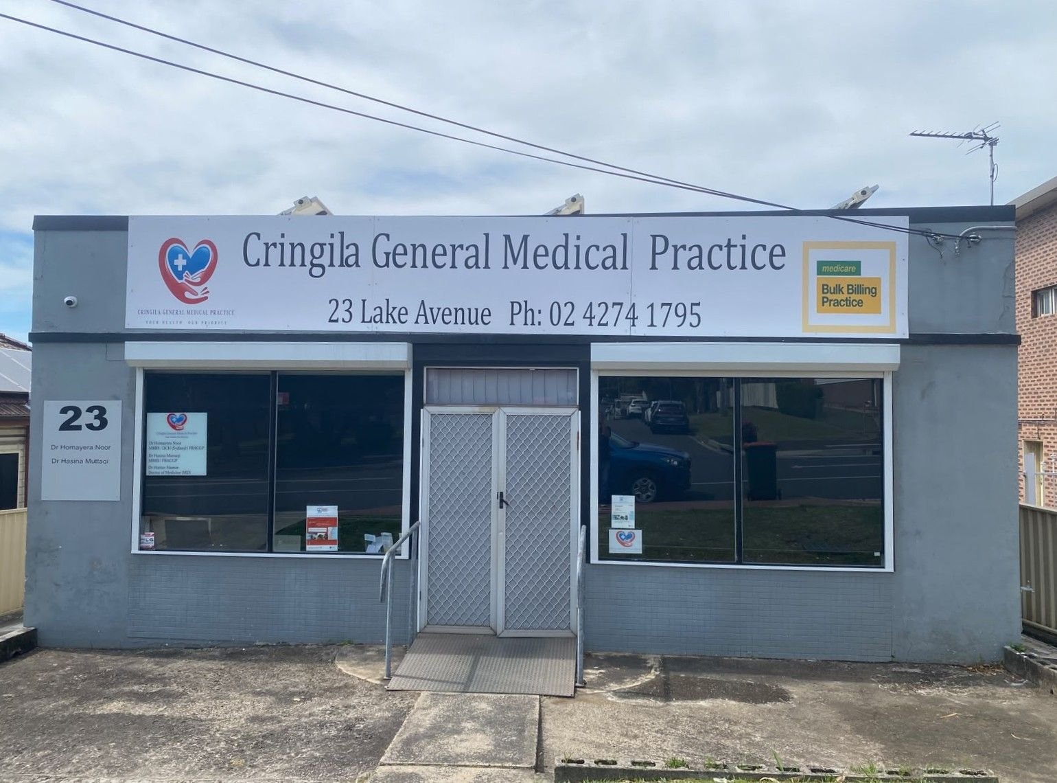 Front of Cringila General Medical Practice at 23 Lake Avenue, with the Medicare Bulk Billing sign